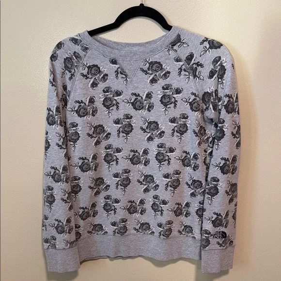 The North Face Grey Rose Sweater size Small - Picture 1 of 5